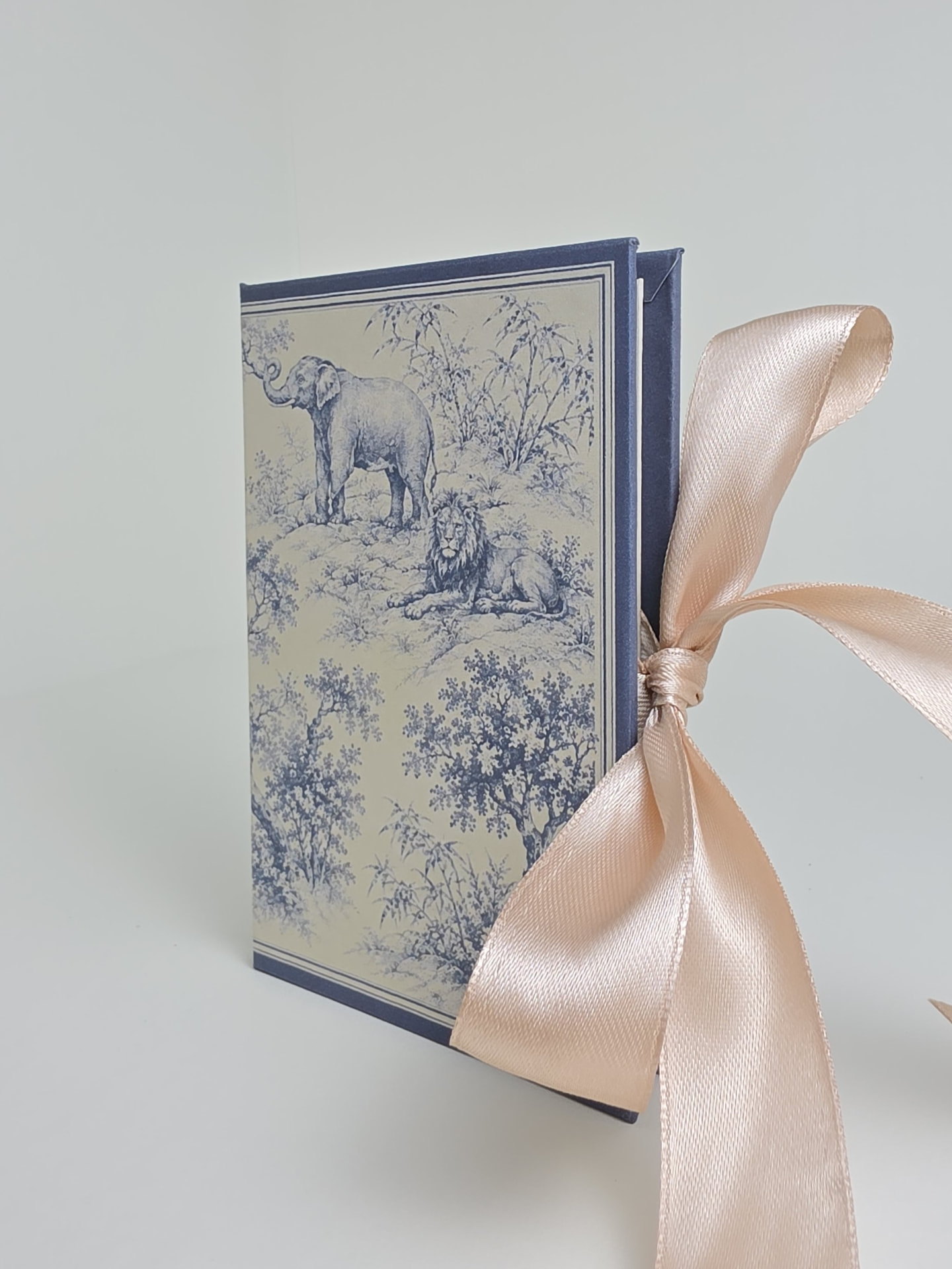 Apsveikuma grāmatiņa — Lux — Dior Klasika